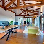 The Pine Living - Guest house Levochevo