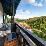 Guest house The Pine Living -