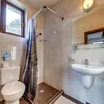 Guest house The Pine Living -