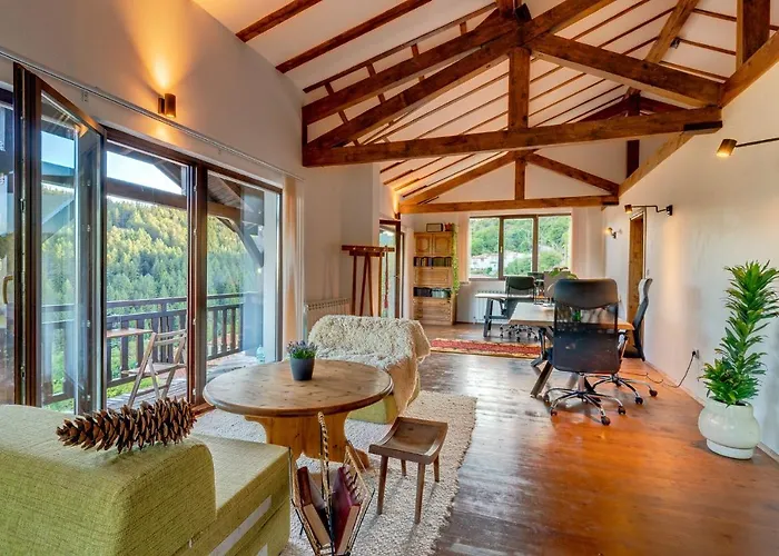 The Pine Living - & * Levochevo