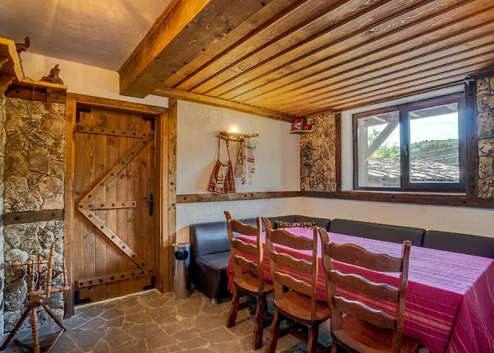 The Pine Living - & Guest house *