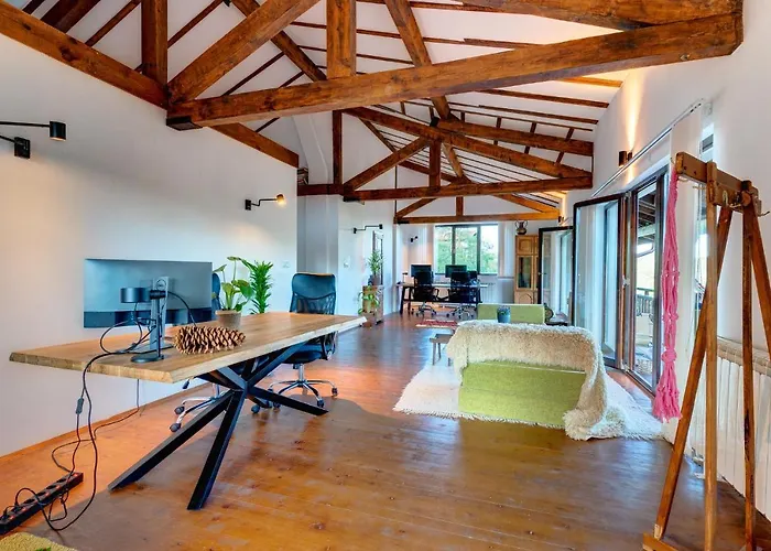 The Pine Living - & Guest house Levochevo