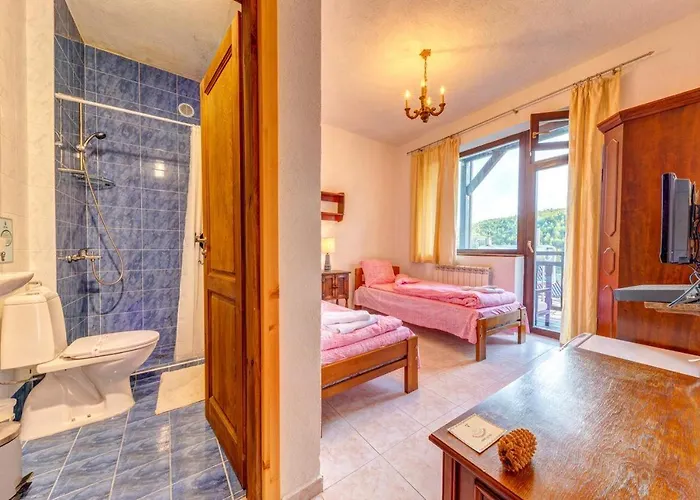 The Pine Living - & *