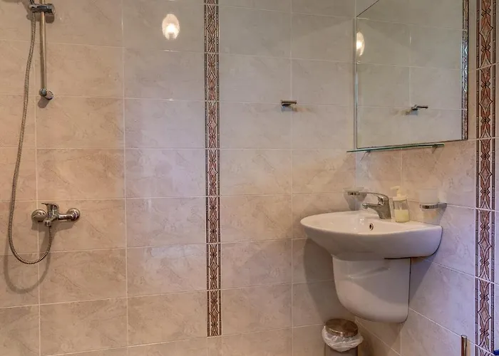 The Pine Living - & Guest house *